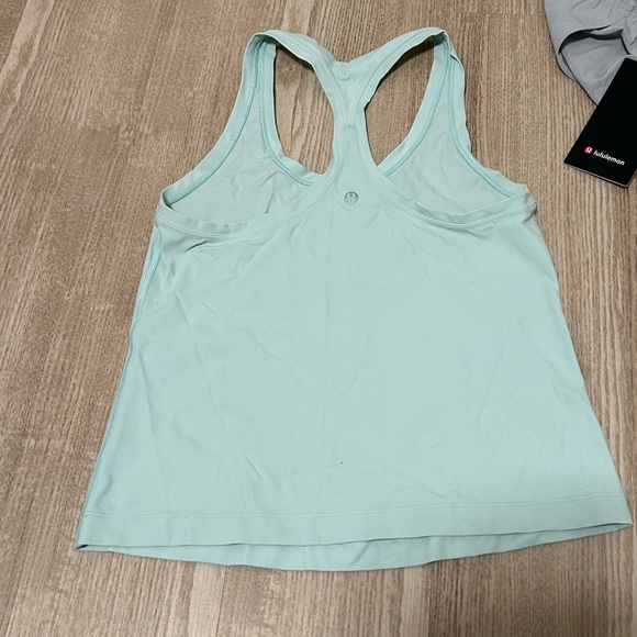 Lululemon tank - Picture 1 of 2